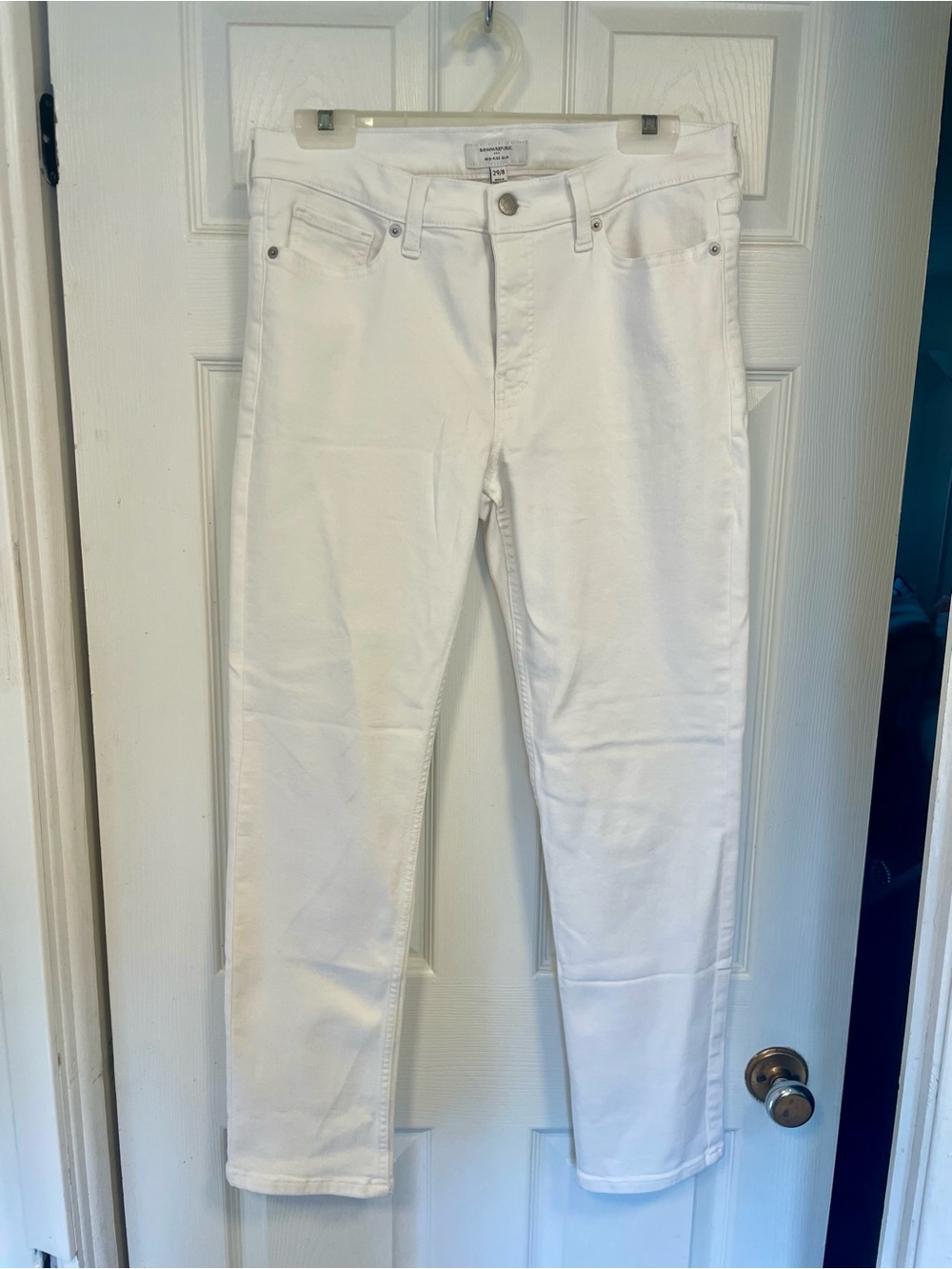 Banana Republic Mid-Rise Slim White Straight Leg Jeans Waist 29/8 Like New